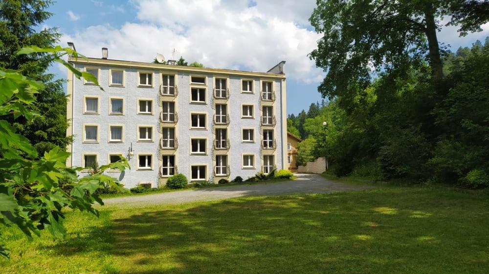 Pensjonat 4 Pory Roku Duszniki Zdrój Exteriör bild